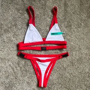 Fashion Nova Swim
Buckle In Bikini
White / Combo
Medium